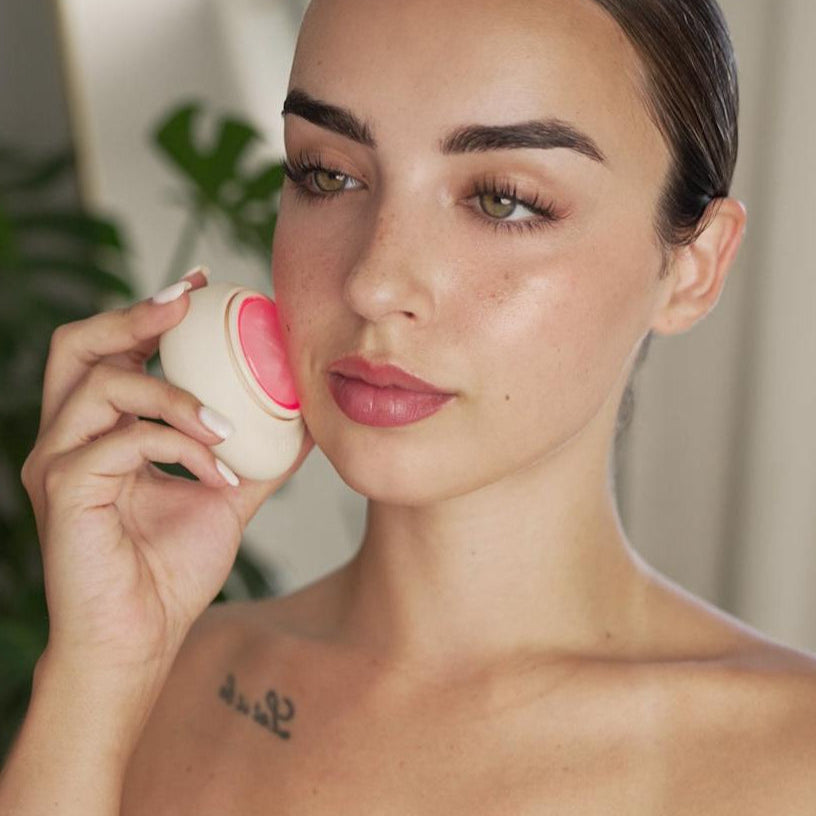AURA – Advanced Light Therapy Device